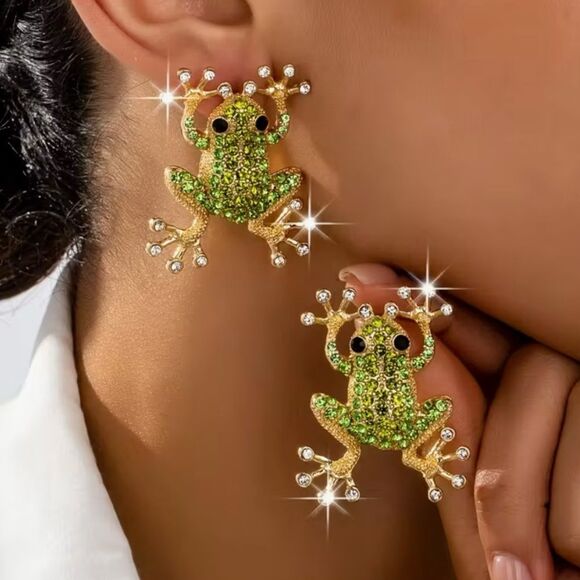 🐸 Betsey Johnson Green Crystal and Gold Frog Earrings 🐸 - Picture 4 of 7